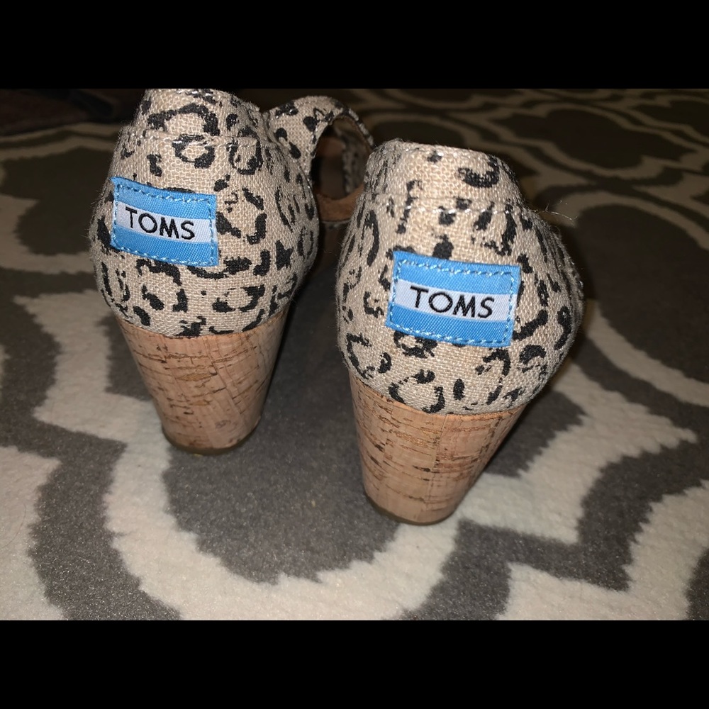 Toms cheetah print wedges 9.5